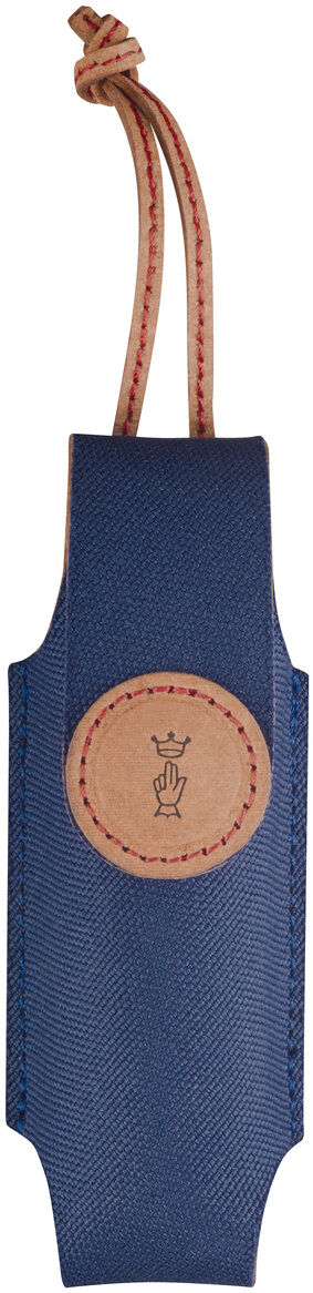 Kindermesser mit Etui »No 07« mit blauem Stoff und einem braunen Lederband. Das Etui hat eine runde Lederverzierung mit Logo in der Mitte und eine Befestigungsschnur.