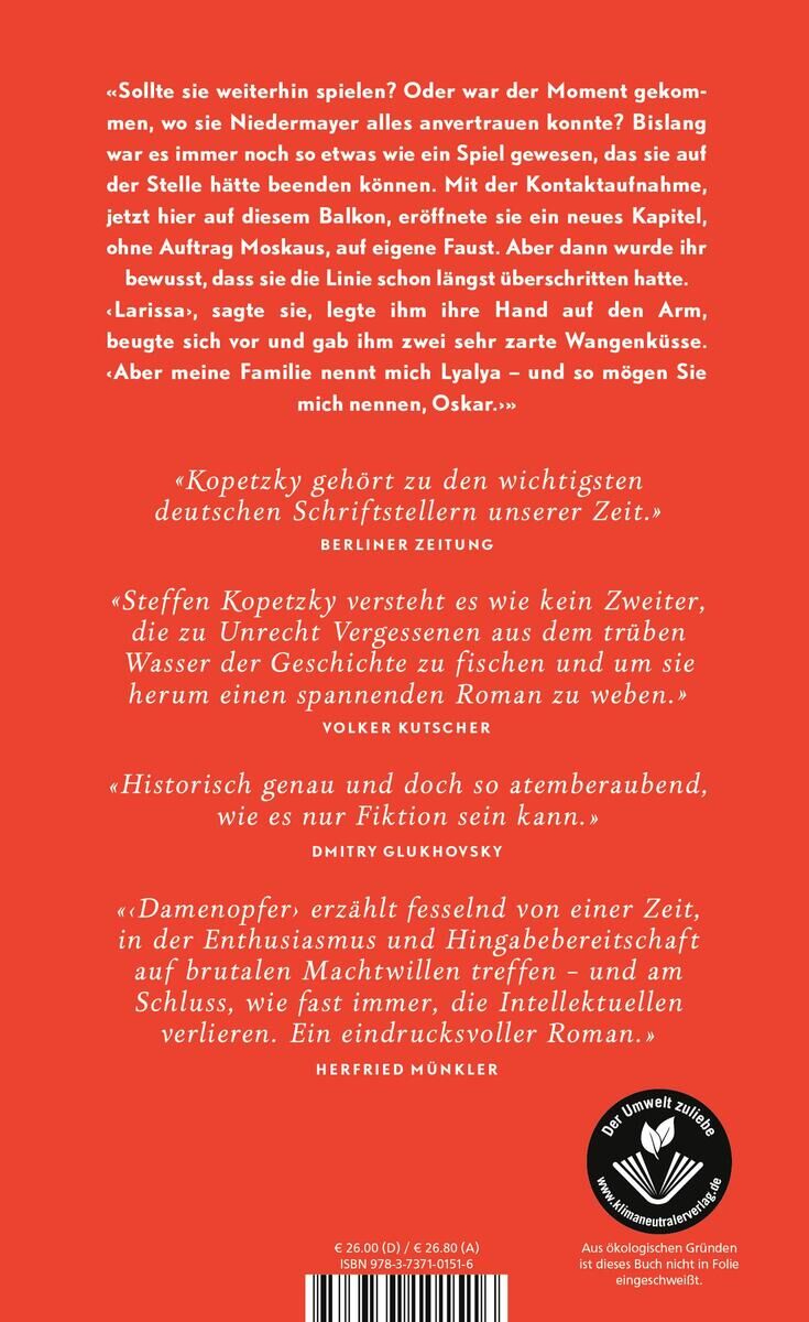 Das Bild zeigt die Rückseite des Buches „Damenopfer“ von Steffen Kopetzky. Der Hintergrund ist rot mit schwarzem und weißem Text, einschließlich Zitate von Zeitungen und Kritiken. Das Buch hat eine ISBN-Nummer am unteren Rand.