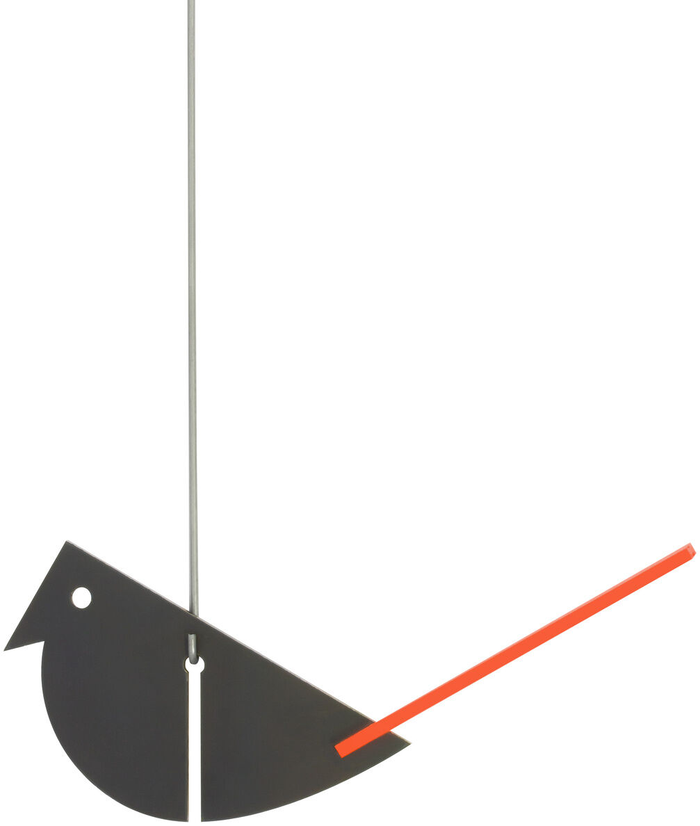 Ein minimalistischer Metallvogel namens Gartenvogel »Anton Rotfink« mit schwarzem Körper und rotem Schwanz, aufgehängt an einem langen silbernen Stab, ideal für Garten- und Außenbereichsdekoration.