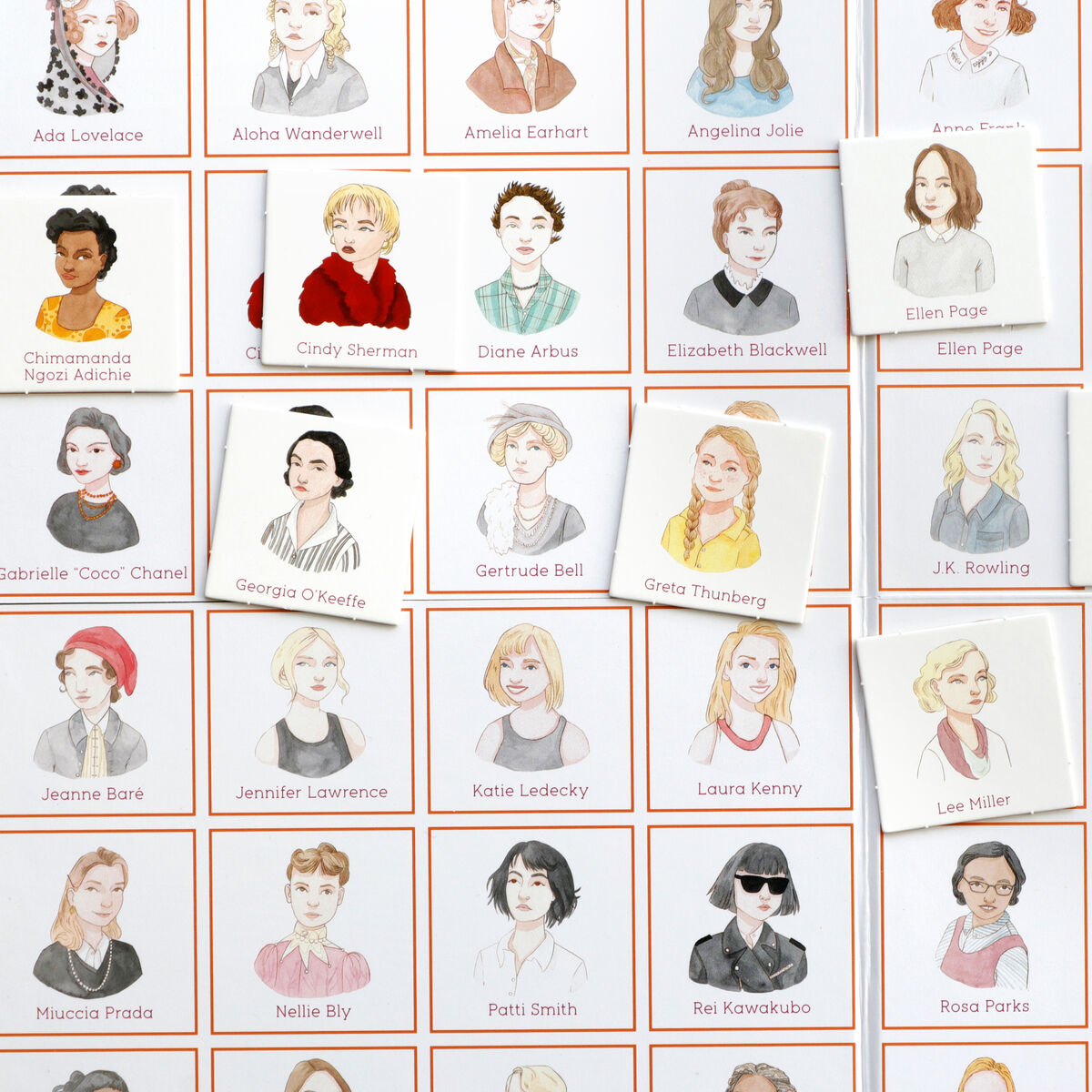 Mehrere Bingo-Spielkarten mit Illustrationen und Namen bekannter Frauen, die in verschiedenen historischen Kontexten inspiriert und gewirkt haben. Die Karten sind in verschiedenen Farben und Anordnungen zu sehen.