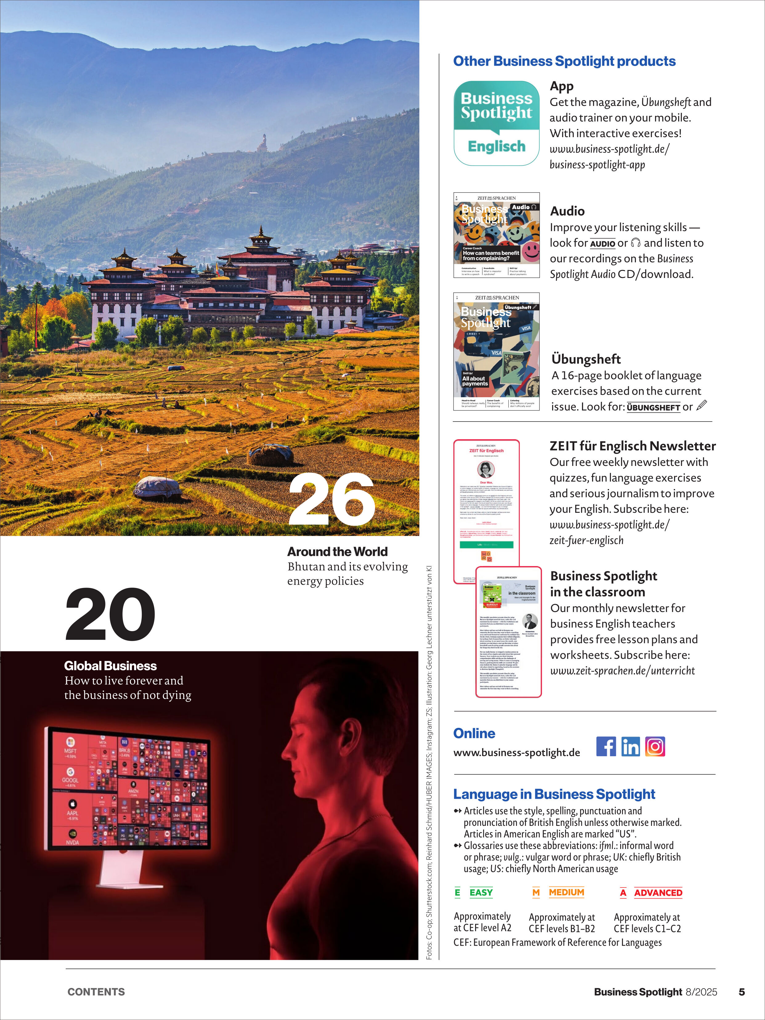 Das Cover des Business Spotlight Magazin 8/2025 zeigt eine landschaftliche Aufnahme eines internationalen Reiseziels mit traditioneller Architektur im Vordergrund. Unten links ist eine Person mit modernem Tablet und Geschäftsgrafiken abgebildet. Das Heft thematisiert globale Wirtschaft und bietet Inhalte zu aktuellem Business Englisch, digitalen Lernmaterialien und internationalen Geschäftstrends.