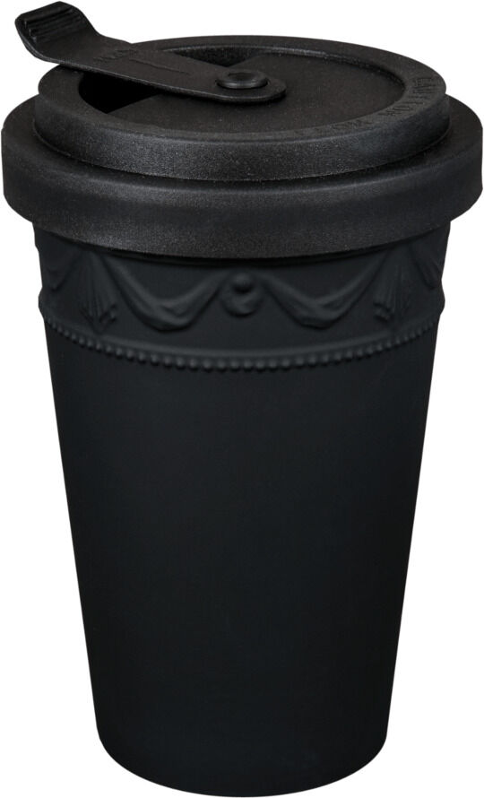 Ein schwarzer Thermobecher der Marke KPM Berlin, Modell »Kurland KPM to go«, aus Porzellan mit ergonomischem Design. Ideal für Kaffee oder Tee unterwegs.