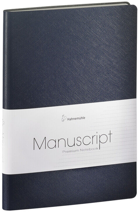 Das Bild zeigt ein elegantes Notizbuch »Manuscript« im DIN A5 Format. Das Buch ist in einer schwarzen Farbe gehalten und hat eine weiße Banderole mit der Aufschrift »Manuscript«. Es hat eine hochwertige, schicke Optik und eignet sich für diverse Anlässe und Benutzergruppen.