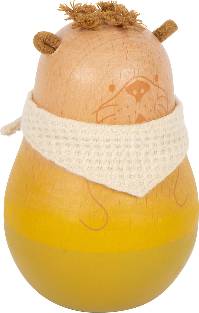 Eine aus Holz gefertigte, gelb und beige bemalte Stehauffigur in Form eines Seehunds mit gestrickter Halstuch. Die Figur hat eine tütenförmige Form und zeigt niedliche Details an Gesicht und Ohren.
