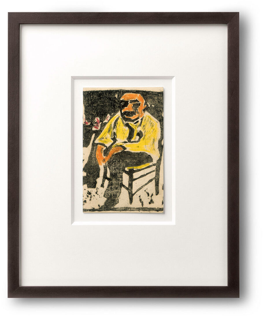 Ein gerahmtes Kunstwerk von Max Pechstein, entstanden zwischen 1910 und 1915. Es zeigt eine sitzende Figur in kontrastreichen, expressionistischen Farben, überwiegend in Schwarz, Gelb und Braun.