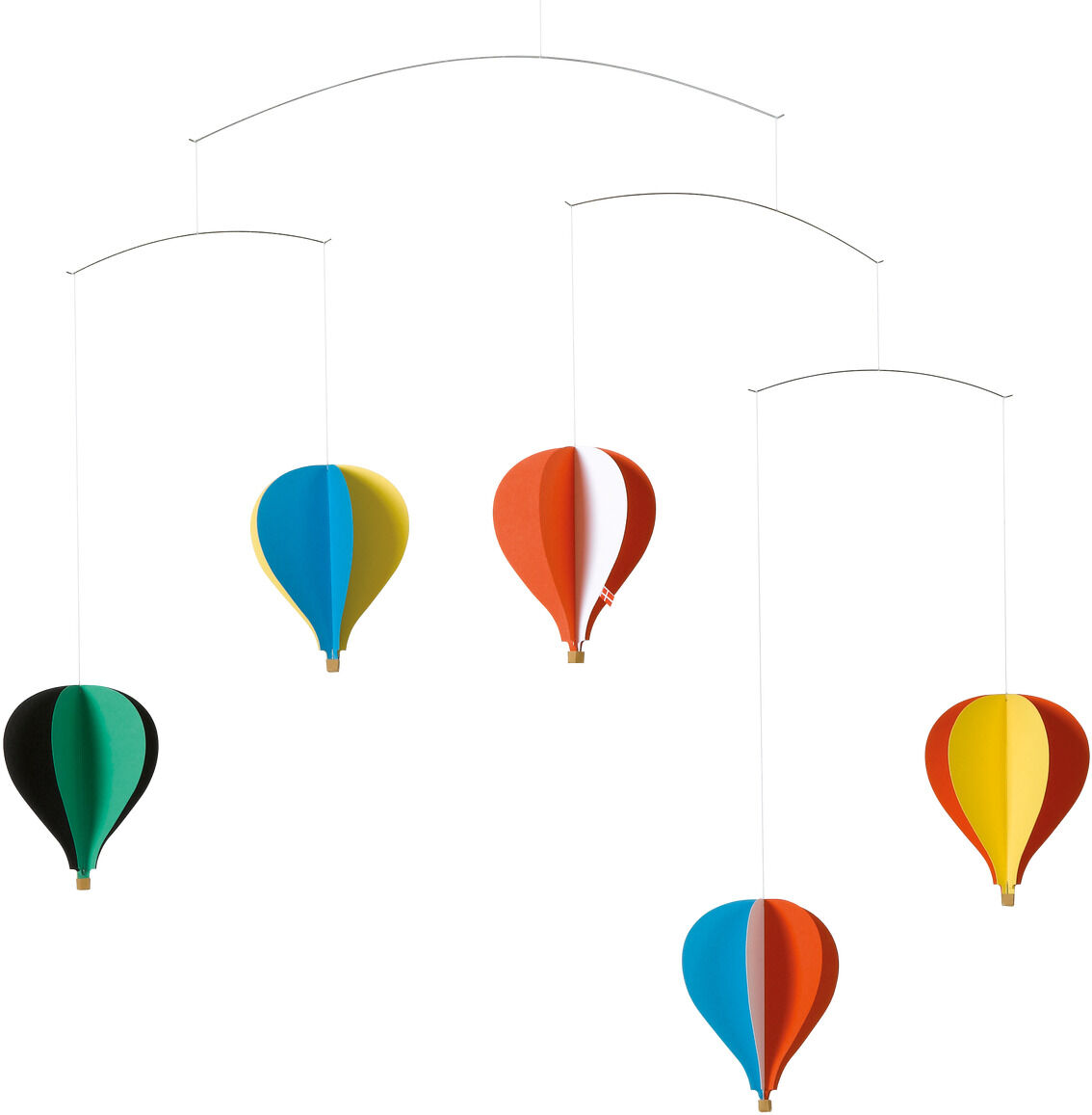 Ein Mobile mit fünf bunten Heißluftballons aus Papier, hängend an dünnen Fäden. Die Ballons sind in den Farben Blau, Grün, Orange, Rot, Gelb und Weiß gestaltet und haben eine dreidimensionale Form.