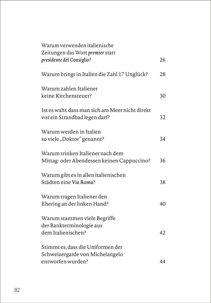 Buchseite aus 'Adesso Buch: Italien verstehen - 30 verblüffende Antworten auf 30 kluge Fragen' mit Fragen über die italienische Kultur und Gesellschaft, in schwarzem Text auf weißem Hintergrund.