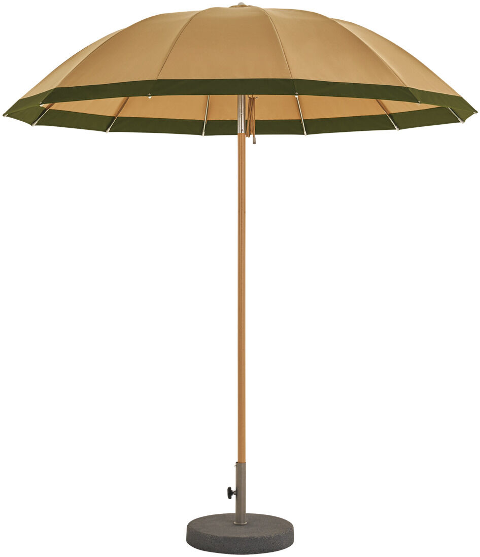 Ein eleganter Pagodenschirm in olivgrüner und beiger Farbgebung, perfekt für den Einsatz in Gärten, auf Terrassen oder am Strand, Teil der ZEIT-Sonderedition.
