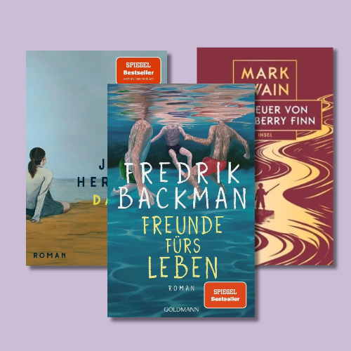 Link zur Kategorie Bücher, die zeigen, was Freundschaft wirklich bedeutet: Vor fliederfarbenem Hintergrund stehen drei überlappende Romanbücher mit Schatten. Vorn: „Freunde fürs Leben“ von Fredrik Backman, türkisblaues Unterwasser-Motiv mit drei schwimmenden Menschen und SPIEGEL-Bestseller-Siegel. Dahinter links ein teilweise verdeckter Roman mit sitzender Frau, rechts „Die Abenteuer von Huckleberry Finn“ von Mark Twain in Bordeaux, Creme und Gold.