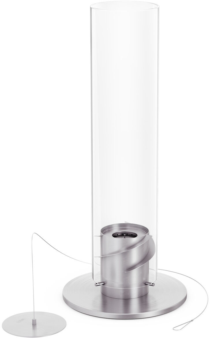 Ein Tischfeuer namens SPIN 900 mit einem eleganten und modernen Design. Es besteht aus einer zylinderförmigen Glasröhre, die auf einem silbernen Metallfuß befestigt ist. Daneben liegt ein passender Deckel. Ideal für drinnen und draußen zur Schaffung einer gemütlichen Atmosphäre.