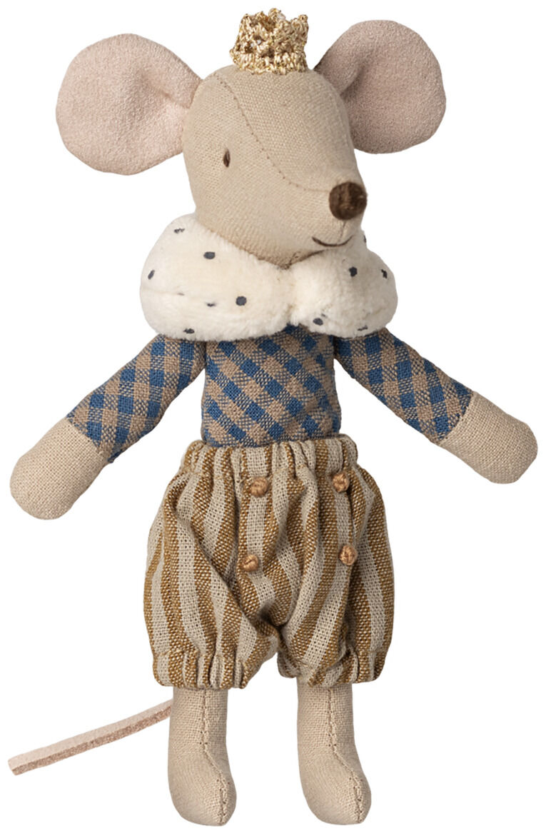 Stoffmaus als Prinz mit goldener Krone, blau-kariertem Oberteil, weißem Kragen mit Punkten und braun gestreifter Hose vor weißem Hintergrund. Die Maus eignet sich als Kuscheltier oder Dekoration für Kinder und Sammler.