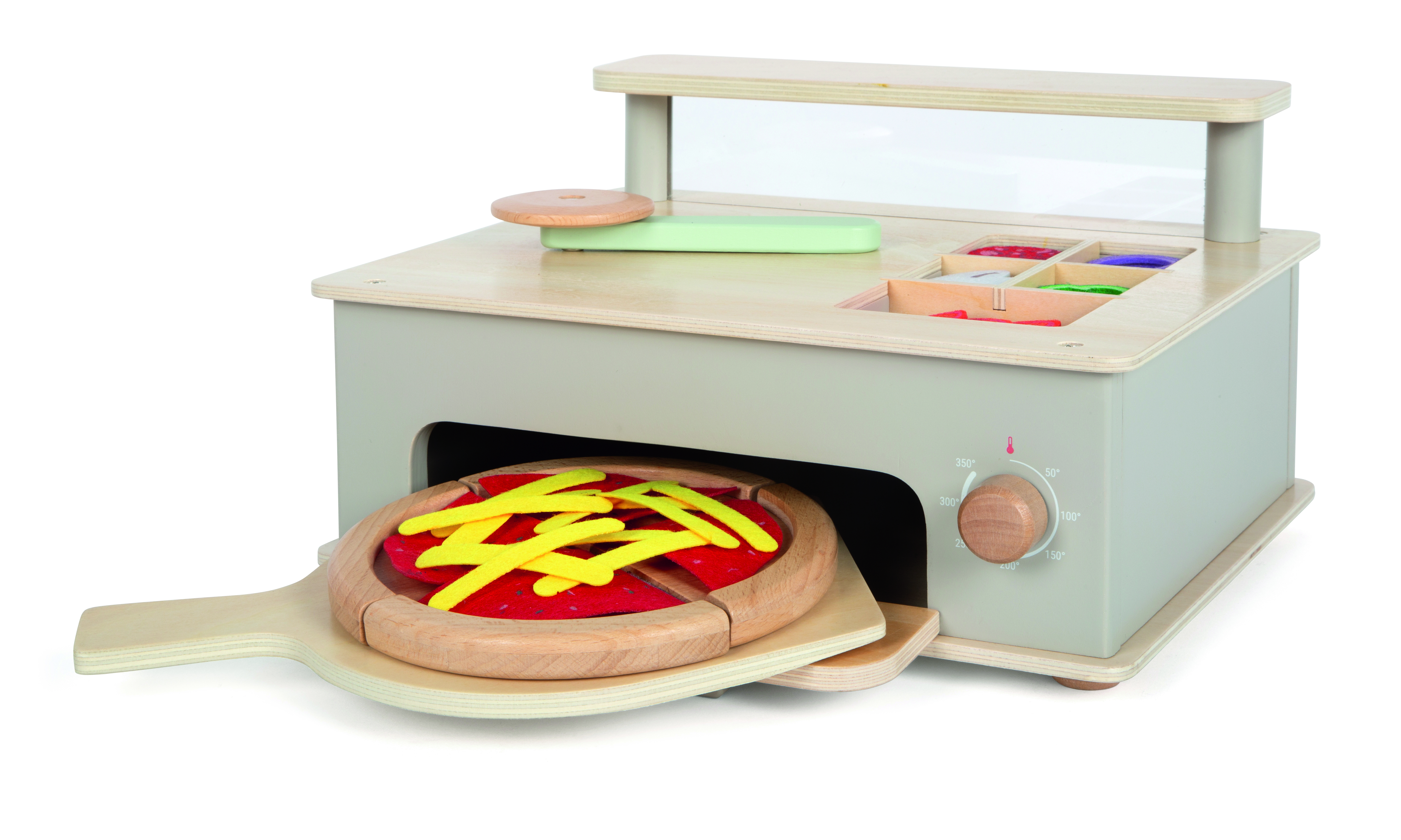 Ein Pizzeria Set aus Holz für Kinder, bestehend aus einem nachgebildeten Pizzaofen, einer Holzpizza mit Belag zum Zusammenstellen, einer Holz-Pizzaschaufel und verschiedenen Zubehörteilen. Das Set ist pädagogisch wertvoll und fördert kreatives Spielen und motorische Fähigkeiten.