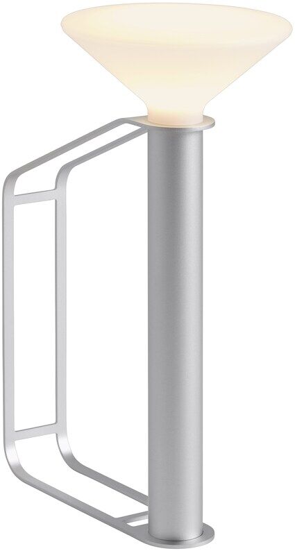 Eine tragbare Lampe namens 'Piton' mit einem modernen Design, bestehend aus einem Metallrahmen in Silber und einem kegelförmigen, leuchtenden Diffusor in Weiß.