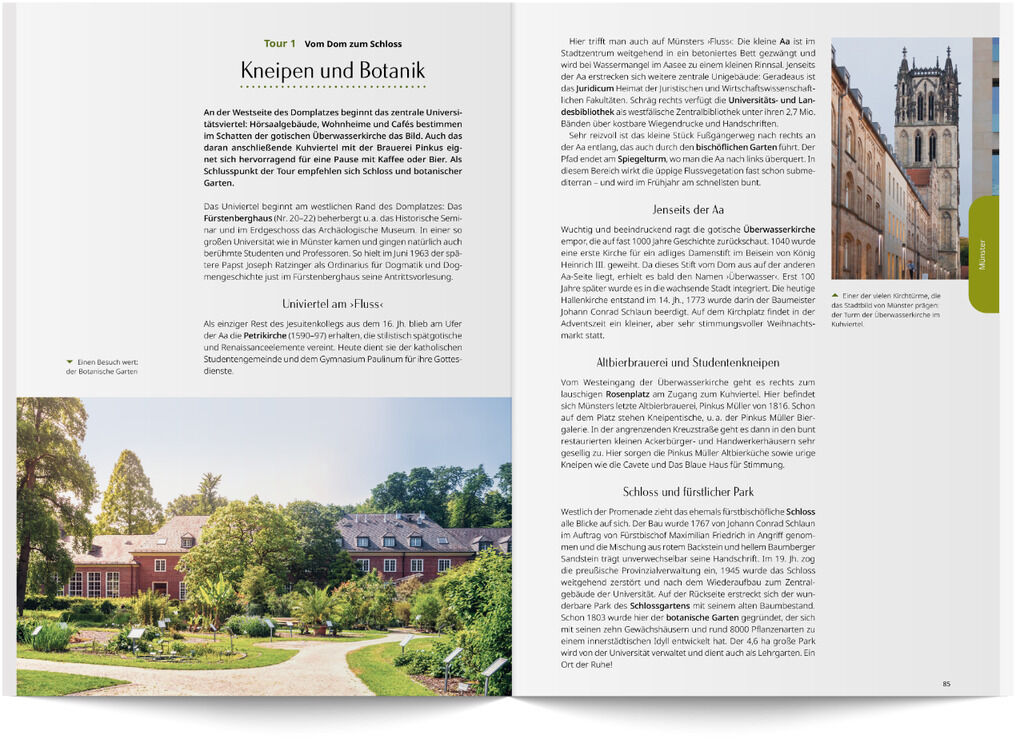 Aufgeschlagenes Buch »Städtezauber - Lieblingsorte in Deutschland« von DIE ZEIT mit Text über Kneipen, Botanik und Sehenswürdigkeiten. Große Außenaufnahme eines Parks mit gepflegtem Garten und historischem Gebäude. Kleine Stadtansicht mit Kirchturm auf der rechten Seite.