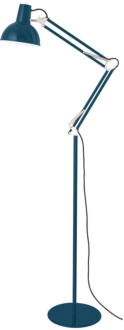 Die Stehleuchte »Federzug« von ZEIT-Sonderedition ist eine moderne, dunkelblaue Lampe mit verstellbarem Arm und rundem Standfuß. Sie besteht aus Metall und hat einen minimalistischen, industriellen Look.
