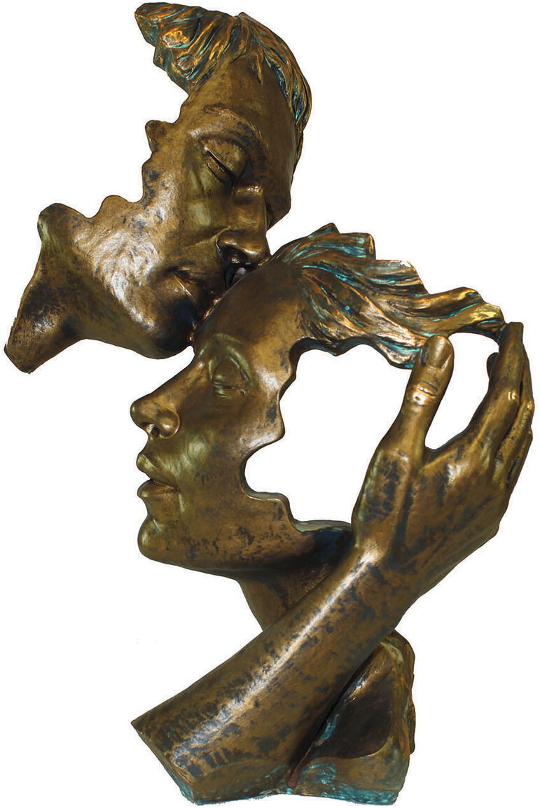 Zwei Gesichter in Bronzeoptik, die sich sanft berühren und in einer poetischen Pose dargestellt sind. Die Skulptur namens »Poesie der Liebe« symbolisiert romantische Liebe und ist detailreich gestaltet.