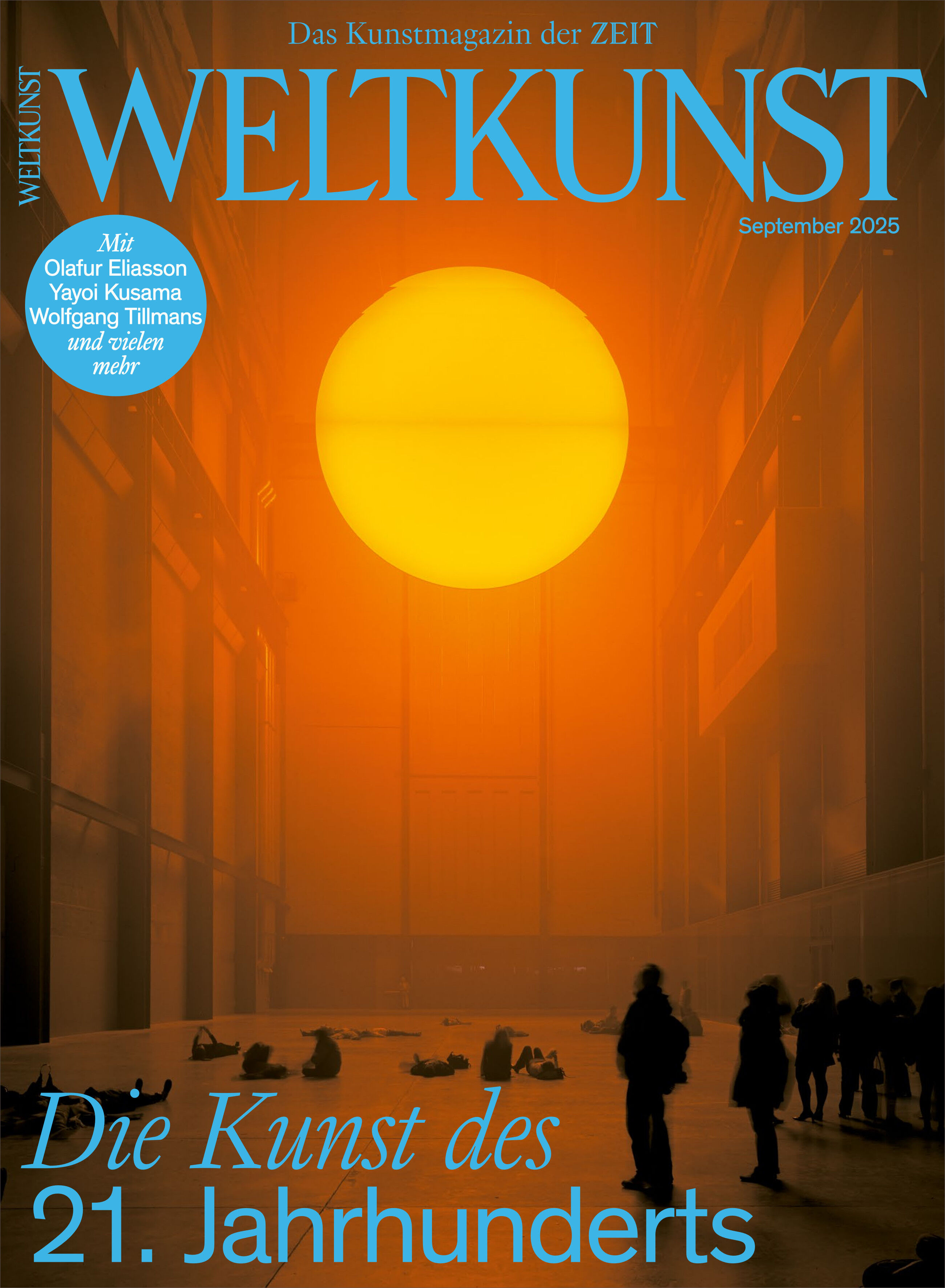 Cover des Magazins WELTKUNST 245/25 mit einer großformatigen Lichtinstallation in einer hohen Halle. Im Vordergrund sitzen und stehen mehrere Menschen, die eine leuchtende, orange Sonne betrachten. Der Titel 'Die Kunst des 21. Jahrhunderts' ist in blauer und gelber Schrift prominent platziert.