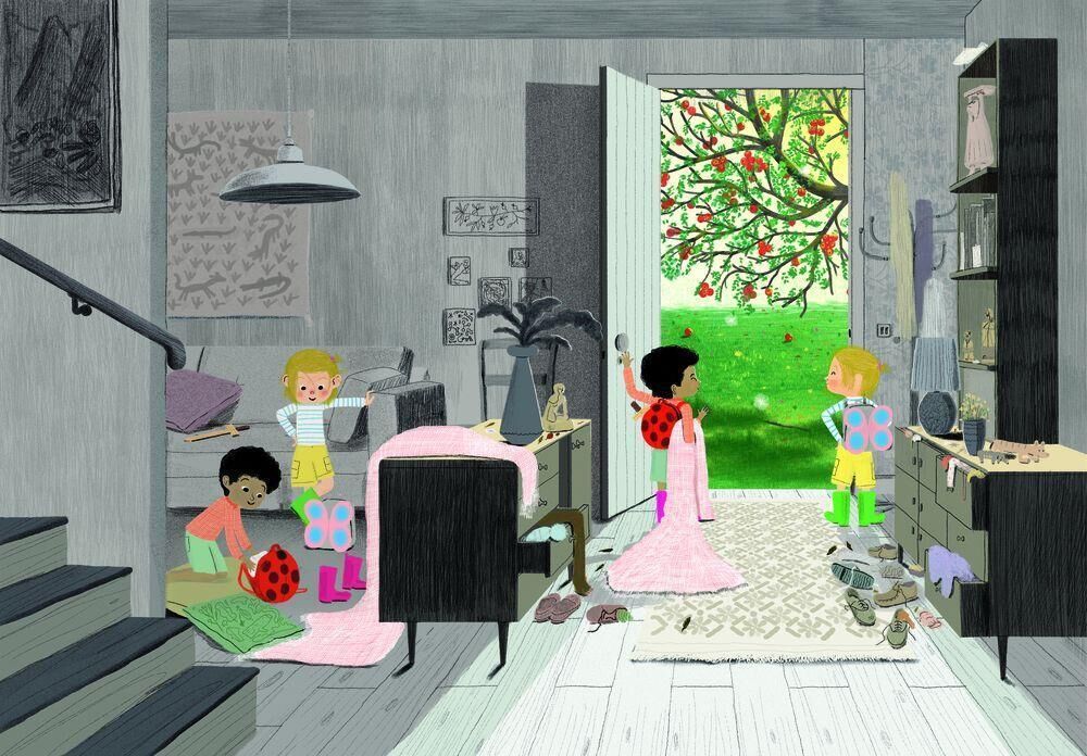 Illustration eines Zimmers mit Kindern, die sich auf ein Abenteuer vorbereiten. Im Hintergrund ist ein geöffneter Ausgang zum Garten zu sehen, wo ein blühender Baum steht. Spielzeug und Bücher sind im Raum verteilt.