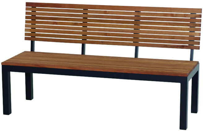 Eine moderne Gartenbank namens »Bozen« 2er Bank mit einer Sitzfläche und Rückenlehne aus Holzlatten und einem Gestell aus schwarzem Metall. Die Bank ist für zwei Personen geeignet und hat ein minimalistisches Design.