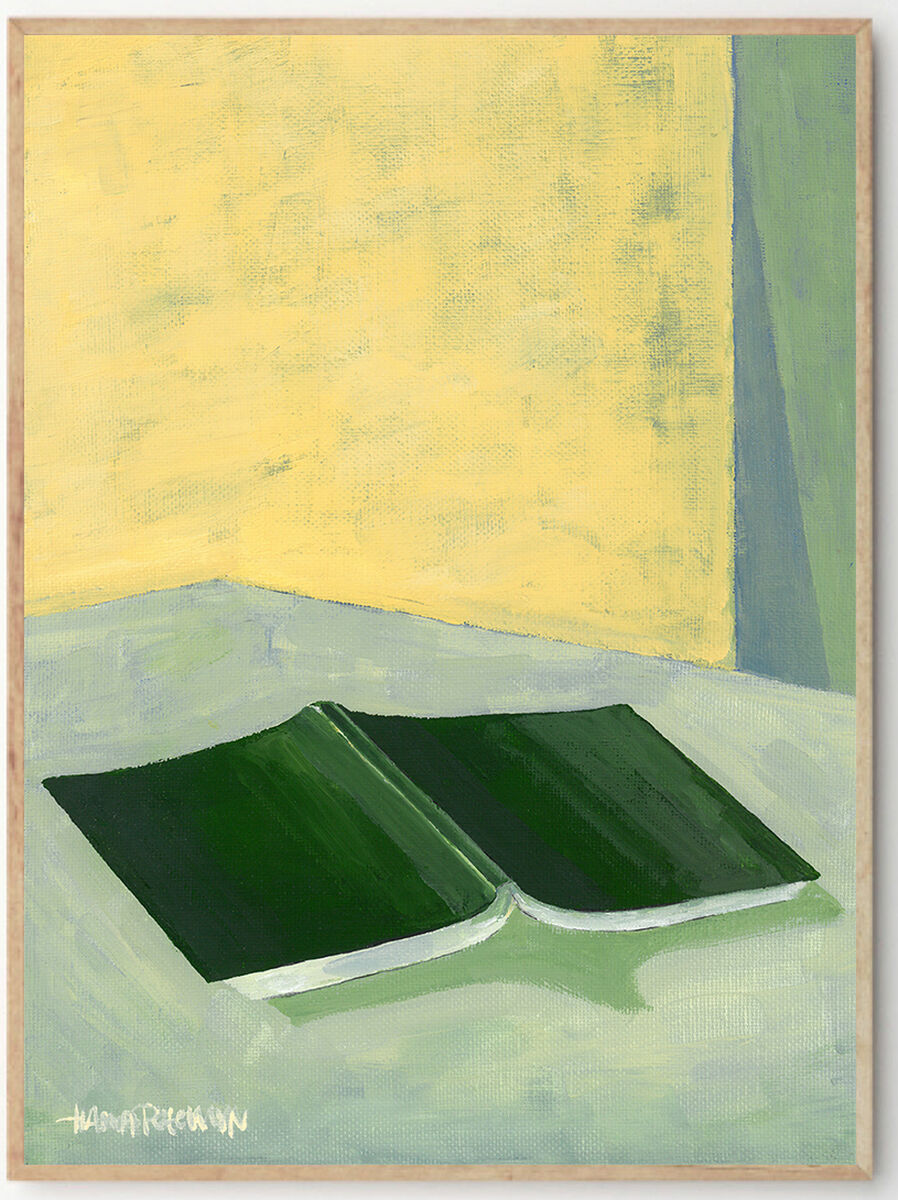 Ein Gemälde von Peterson, Hanna mit dem Titel ‚The Book‘, gerahmt. Es zeigt ein abstraktes, minimalistisches Design mit grünen und gelben Farbtönen.