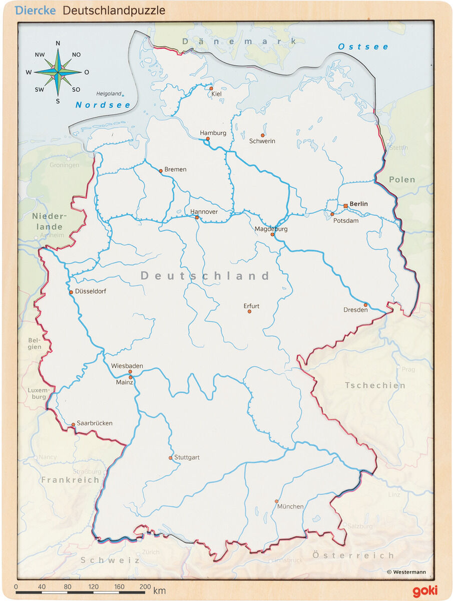 Ein Schichtenpuzzle, das eine Deutschlandkarte darstellt. Es zeigt die Grenzen und Hauptstädte der Bundesländer. Das Puzzle besteht aus mehreren Schichten und ist aus Holz gefertigt. Oben links befindet sich eine Windrose, die die Orientierung erleichtert.