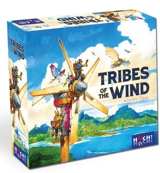 Die Verpackung des Brettspiels 'Tribes of the Wind' zeigt ein buntes, fantasievolles Cover mit einer Landschaft im Hintergrund, einem Windrad im Vordergrund und mehreren Figuren, die auf dem Windrad sitzen oder es reparieren. Der Himmel ist blau mit weißen Wolken, die das Gesamtbild ergänzen. Es gibt übrigens das Logo der Marke 'HUCH!' unten rechts auf der Verpackung.