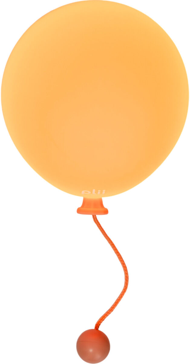 Freigestellte Produktansicht der Leuchte »Mimo Ballon« von Gingko Design auf weißem Grund: Ein großer, rund geformter Ballon aus matt wirkendem, warm honiggelb leuchtendem Silikon sitzt auf einem kleinen orangefarbenen Ansatz. Eine geschwungene orange Schnur endet in einer kugeligen Zugkordel.