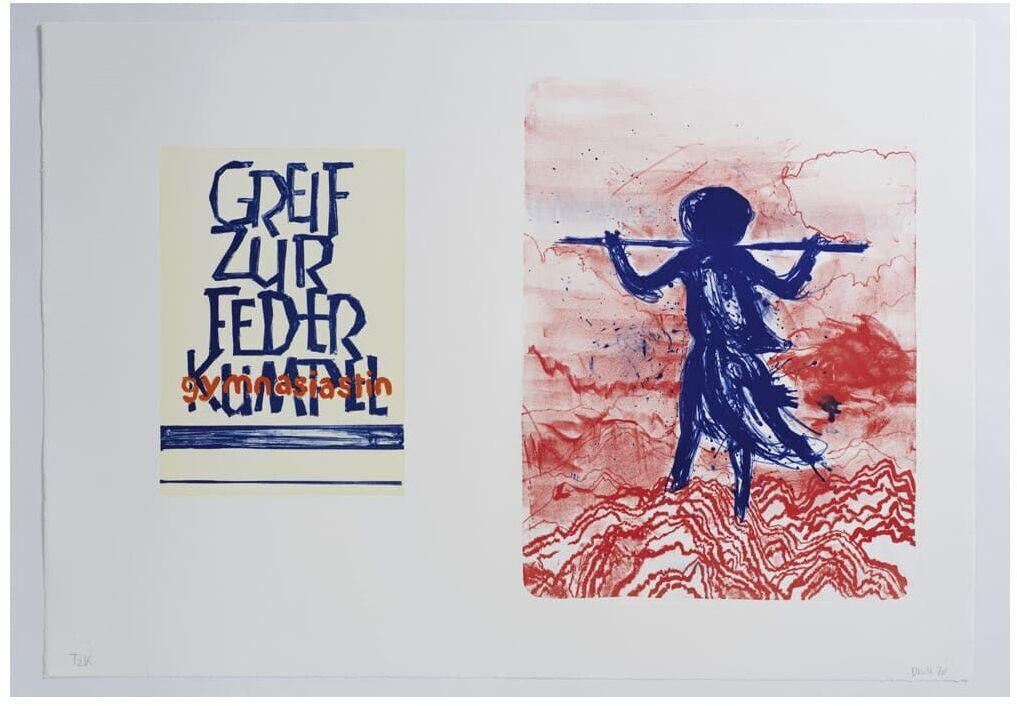 Eine Lithographie von Daniel Richter mit dem Titel 'Greif zur Feder, Gymnasiastin', 2020. Das Bild zeigt links eine grafische Textdarstellung in Blau und Rot auf weißem Hintergrund und rechts eine abstrakte Figur in Blau und Rot.