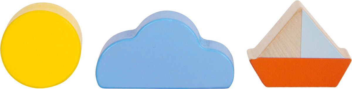 Ein Motorikwürfel mit dem Namen „Großer Ozean“, bestehend aus drei bunten Holzfiguren: eine gelbe Sonne, eine blaue Wolke und ein orange-blaues Segelboot. Ideal zur Förderung der motorischen Fähigkeiten und der sensorischen Entwicklung von Kleinkindern.