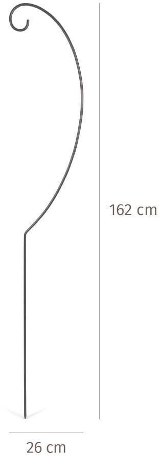 Das Bild zeigt einen Laternenstab aus Metall. Der Stab hat eine geschwungene Form und eine Höhe von 162 cm und eine Breite von 26 cm.