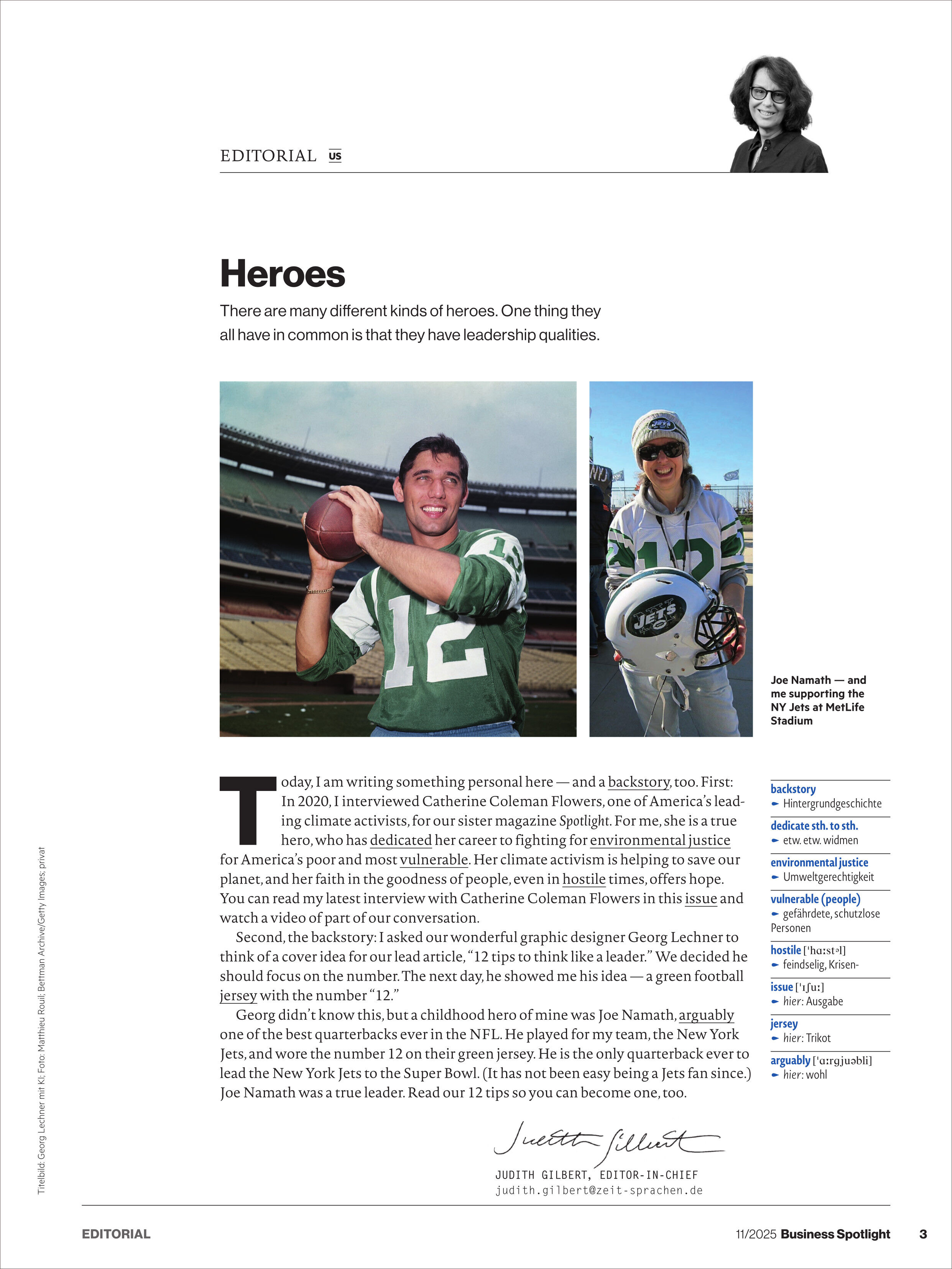 Titelseite des Business Spotlight Magazins 11/2025 mit einem englischsprachigen Editorial über Führungspersönlichkeiten und deren Eigenschaften, inklusive Farbfoto eines berühmten US-Sportlers in grüner Trikots mit Football, redaktionellem Text und Informationen zu den Redakteuren. Das Magazin richtet sich an Berufstätige, die ihre Englischkenntnisse für den Beruf verbessern möchten.