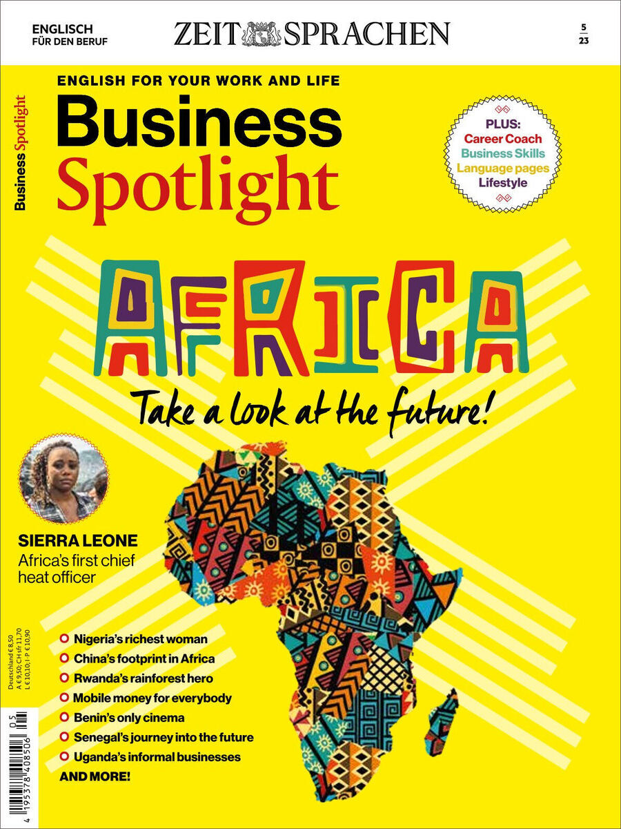 Eine Ausgabe des Business Spotlight Magazins 05/2023 mit dem Titel „Afrika: Take a look at the future!“ in großen, bunten Buchstaben. Das Bild zeigt ein bunt dekoriertes Bild von Afrika im Stil von traditionellen Mustern. Oben links ist ein Foto einer Frau mit dem Text „Sierra Leone: Africa's first chief woman“.