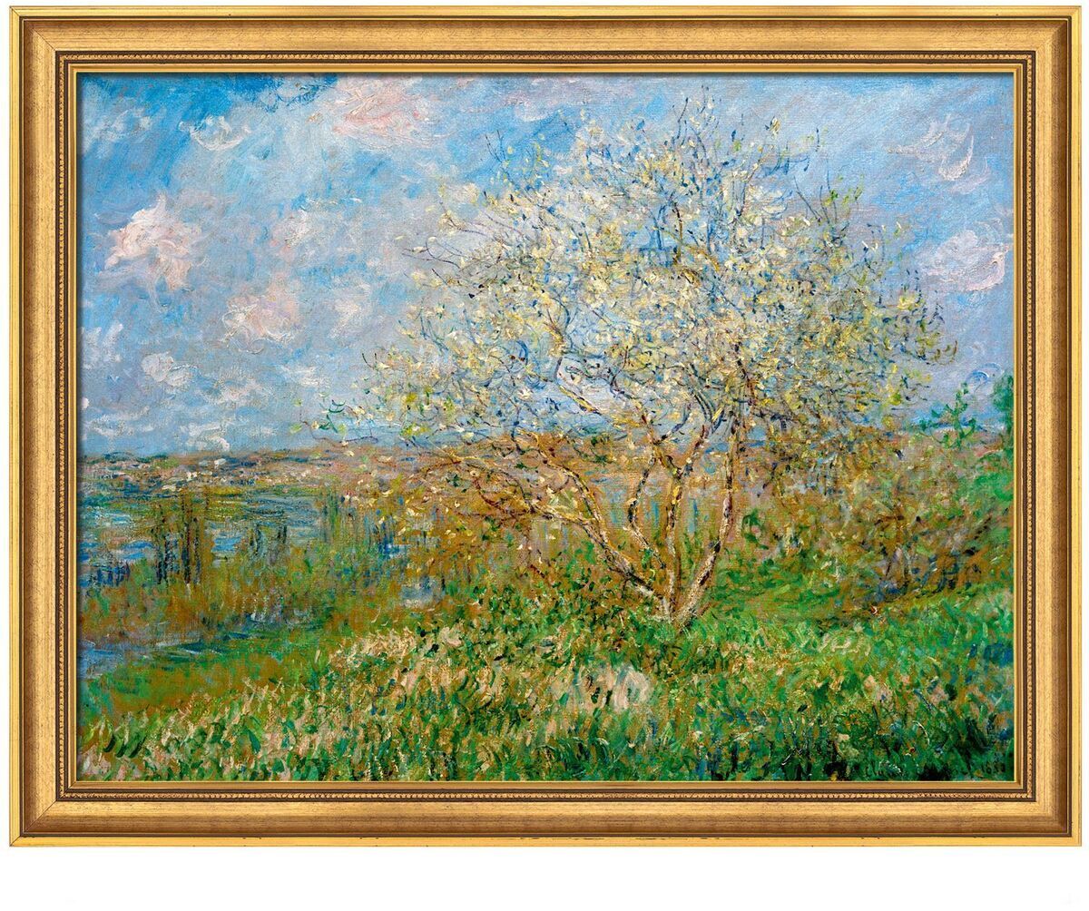 Ein Gemälde von Claude Monet mit dem Titel 'Der Frühling' aus den Jahren 1880 bis 1882 zeigt eine impressionistische Frühlingsszene mit einem blühenden Baum, grünen Feldern und blauem Himmel, gerahmt in einem goldenen Rahmen.