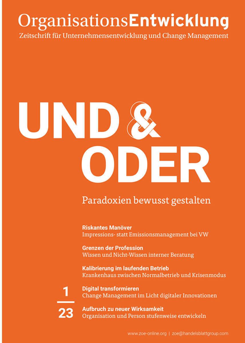 Cover der Zeitschrift OrganisationsEntwicklung Ausgabe 01/2023, mit dem Titel 'UND & ODER' und dem Thema Paradoxien managen. Das Design ist in orange, weiß und schwarz gehalten.