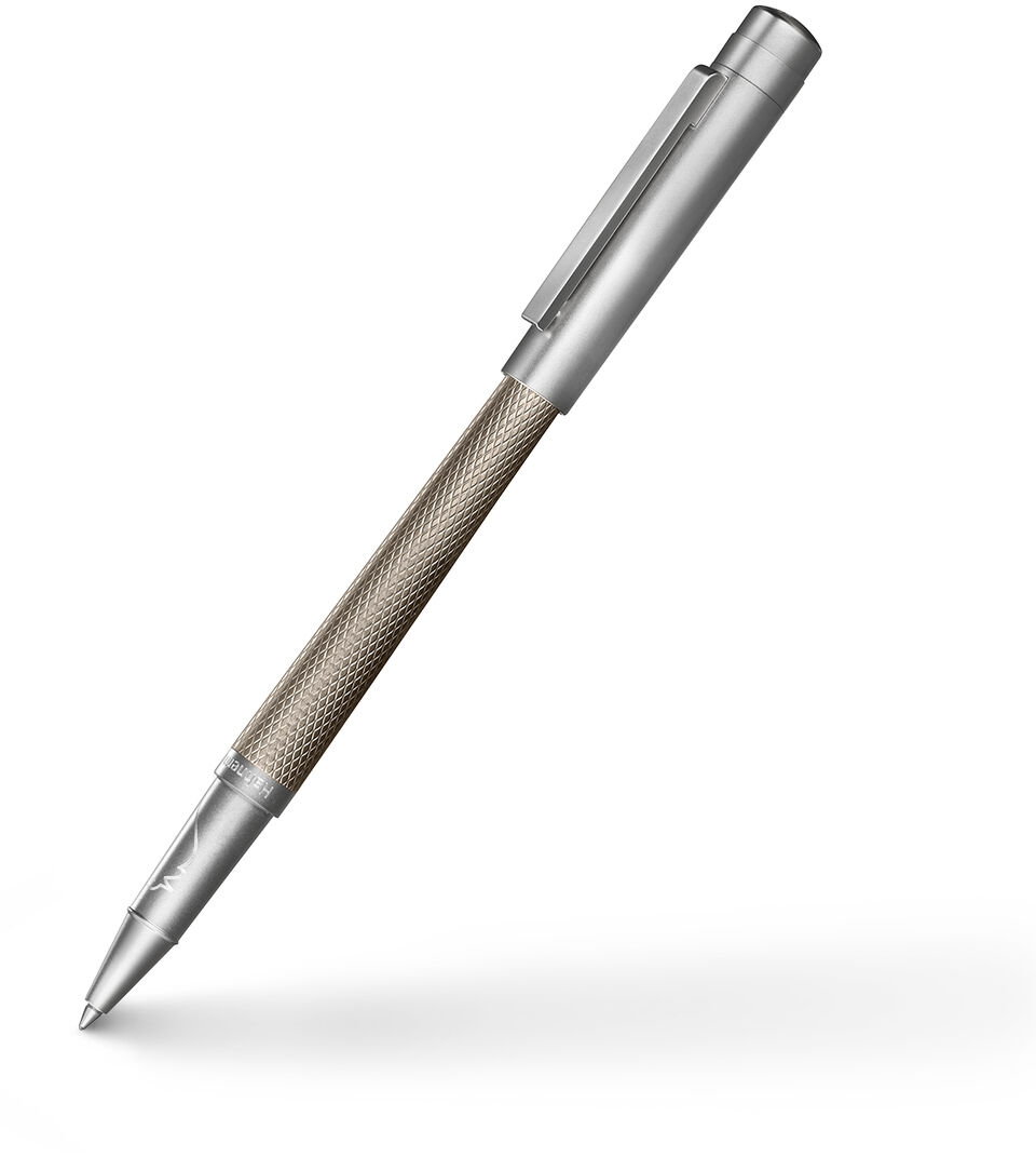 Ein eleganter und schlanker Rollerball der Slim Edition mit silbernem und grauem Metallkörper, passend für professionelle und stilvolle Schreibanlässe.