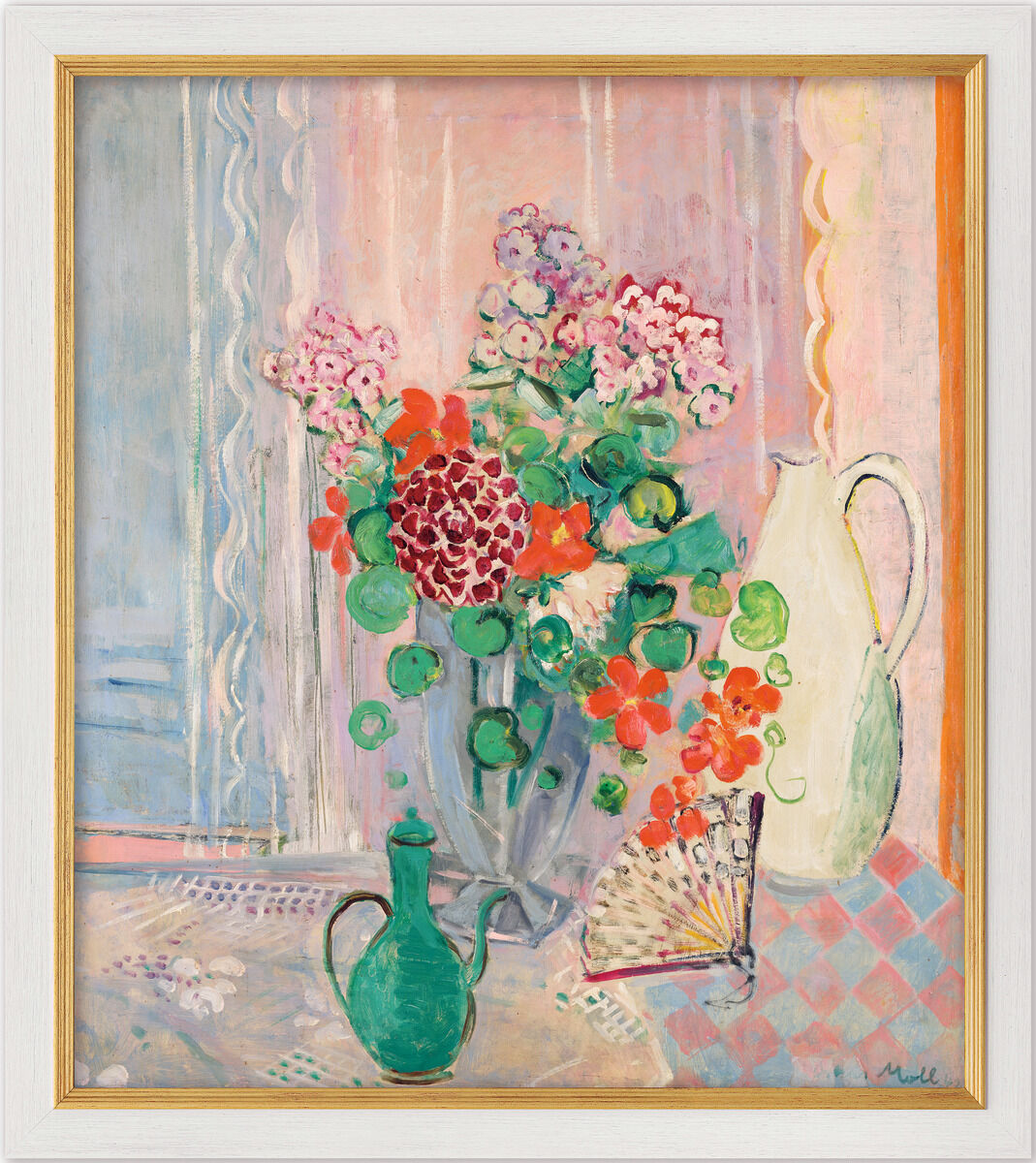 Ein Ölgemälde von Oskar Moll aus dem Jahr 1942 zeigt ein farbenfrohes Blumenarrangement in einer Vase vor einem pastellfarbenen Hintergrund. Die Farben Rosa, Grün, Rot, Violett und Blau dominieren das Bild. Rechts im Bild steht eine weiße Kanne, und ein kleiner grüner Krug befindet sich links im Vordergrund. Der Gesamteindruck ist lebendig und fröhlich.