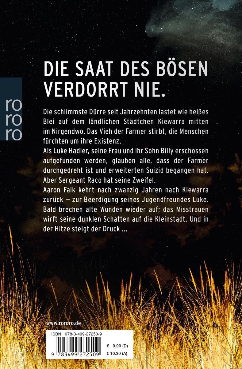 Die Rückseite des Buches 'Hitze' von Jane Harper zeigt eine düstere, trockene Landschaft mit hohen, vertrockneten Gräsern, die vor einem dunklen Himmel stehen. Der Text erzählt eine Geschichte über eine langanhaltende Dürre und die Auswirkungen auf eine ländliche Gemeinde.