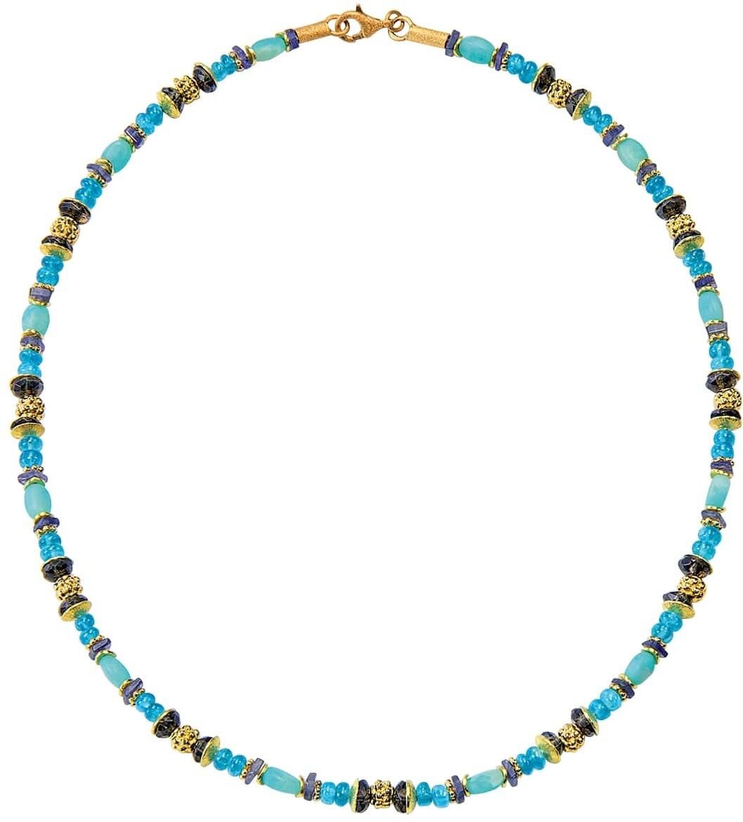 Ein stilvolles Collier namens »Blue Eyes« mit einer Mischung aus blauen, goldfarbenen und türkisen Perlen, die sorgfältig aneinandergereiht sind. Es hat einen eleganten Verschluss und eignet sich perfekt als modisches Accessoire für besondere Anlässe.