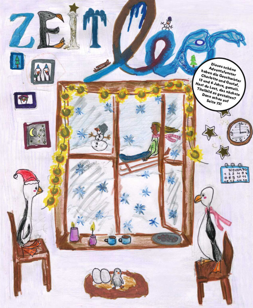 Ein bunt gezeichnetes Cover der Zeitschrift ZEIT LEO Ausgabe 8/22. Das Bild zeigt eine Winterlandschaft mit zwei Pinguinen in weihnachtlicher Stimmung. Einer der Pinguine trägt eine Weihnachtsmütze, während der andere vor einem großen Fenster sitzt, durch das Schneeflocken draußen zu sehen sind. Im oberen Fenster fährt eine Fee auf einem Schlitten. An der rechten Wand hängt eine Uhr und ein Kalender.