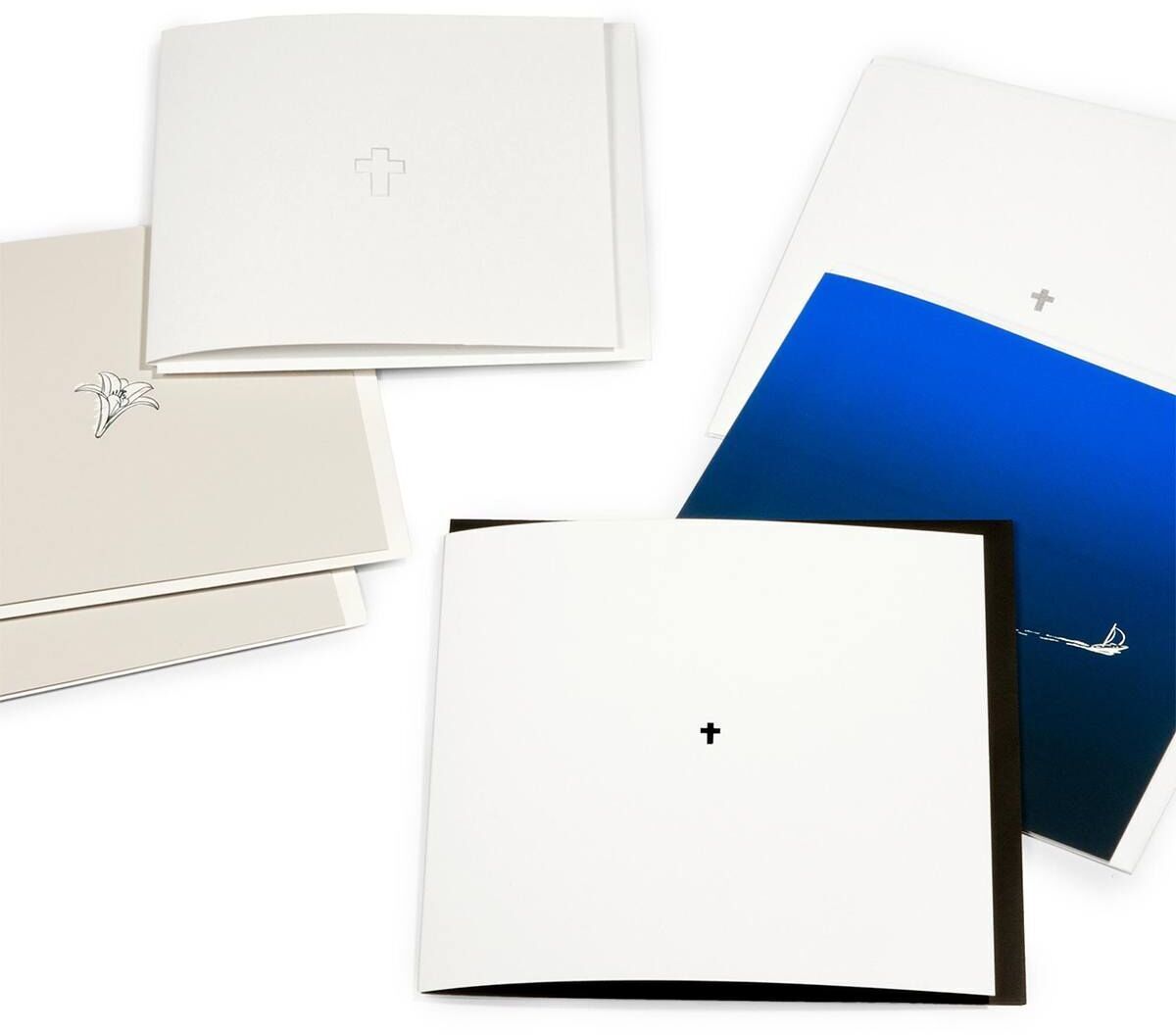 Kondolenzkarten-Set »Zum Abschied«, 10-teilig. Enthalten sind Karten in Weiß, Beige, Blau und Schwarz, verziert mit einem Kreuz und einer Taube.
