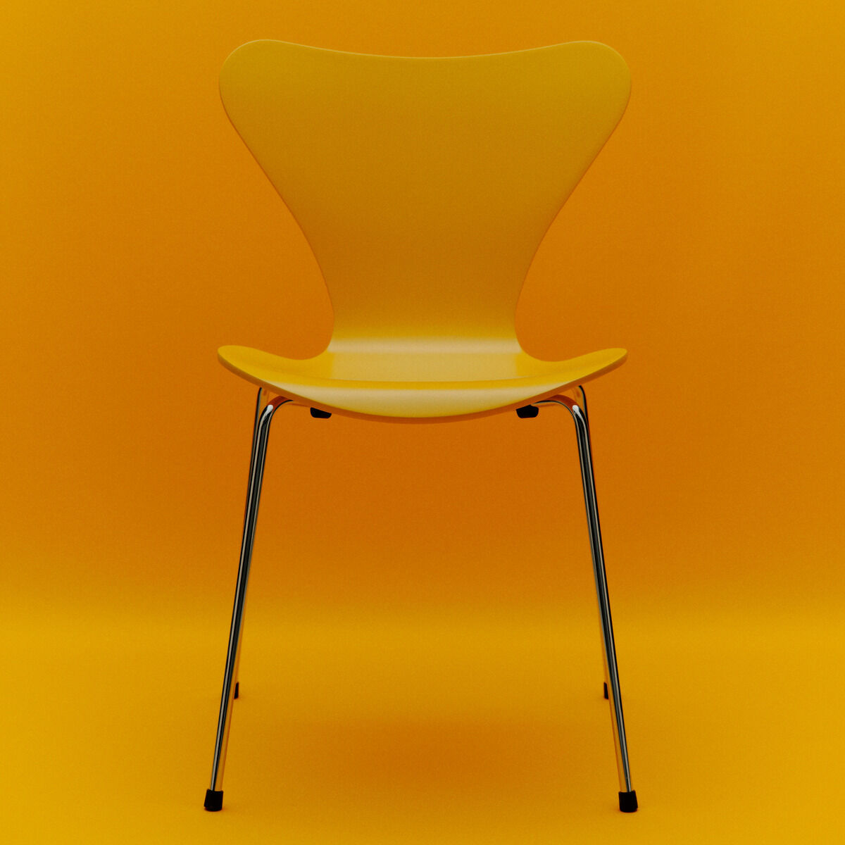 Gelber Stuhl "Serie 7" von Fritz Hansen, Edition Verner Panton, steht frontal vor einfarbig gelbem Hintergrund. Die Sitzschale ist aus lackiertem Buchenfurnier, das filigrane Gestell aus verchromtem Stahlrohr. Zeitloses skandinavisches Design, klare Linien und moderner Look.
