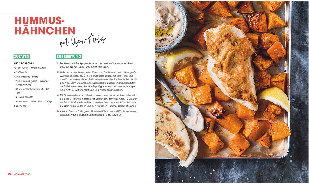 Eine aufgeschlagene Seite aus dem Kochbuch »Studieren, kochen, leben« - Das Kochbuch für Studierende zeigt ein Rezept für Hummus-Hähnchen mit Ofen-Kürbis. Auf der linken Seite sind die Zutaten und Zubereitungsschritte beschrieben, während auf der rechten Seite ein Foto des fertigen Gerichts zu sehen ist.