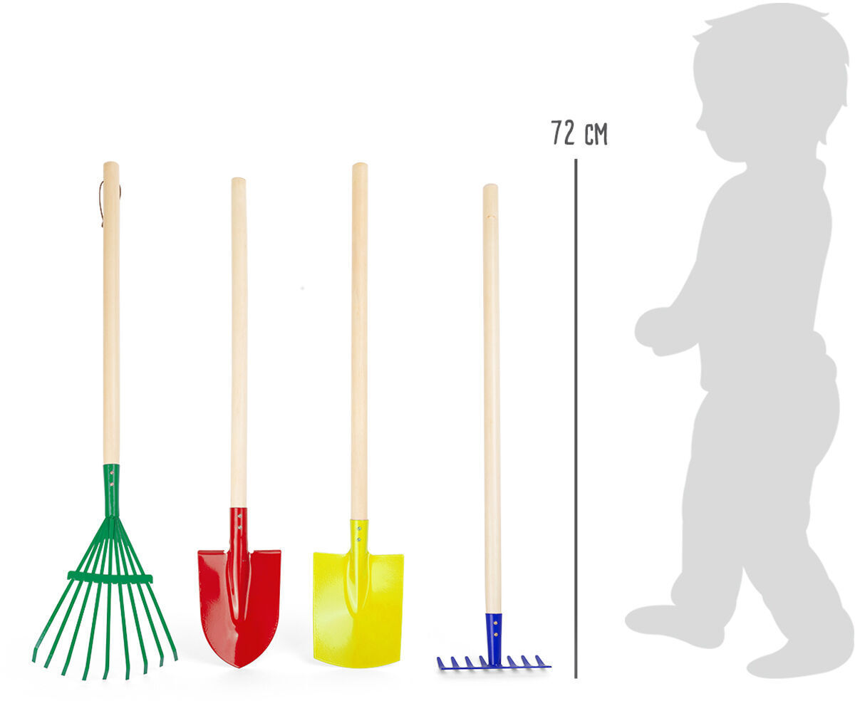 Ein Gartenwerkzeug-Set für Kinder, bestehend aus vier Werkzeugen mit Holzgriffen: ein grüner Rechen, eine rote Schaufel, eine gelbe Schaufel und ein blauer Handrechen. Eine Silhouette eines Kindes zeigt die Größe der Werkzeuge.