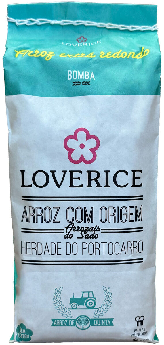 Eine attraktive Verpackung eines Wein- & Feinkost-Pakets aus Portugal, geschmackvoll designed mit verschiedenen Designs und Farben, ideal als Geschenk.