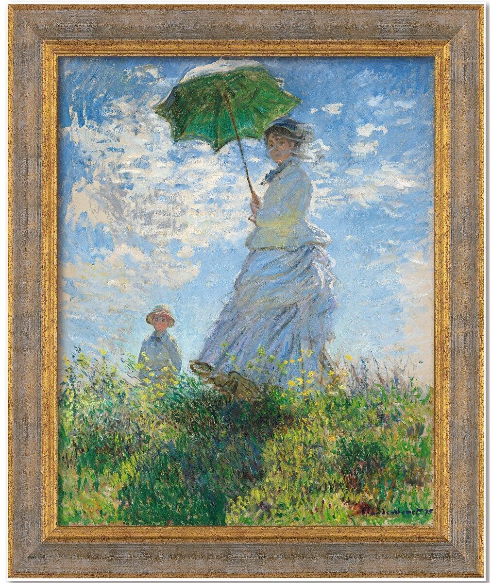 Gemälde von Claude Monet mit dem Titel 'Frau mit Sonnenschirm'. Das Bild zeigt eine Frau in einem weißen Kleid mit einem grünen Sonnenschirm, die in einer grasigen, blühenden Landschaft steht. Im Hintergrund ist ein Kind zu sehen, das in einem ähnlichen Stil gekleidet ist.