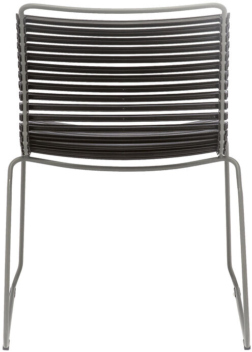 Ein moderner Dining Chair ohne Armlehne mit schwarzem Sitz und Rückenlehne aus wetterfestem Material und einem stabilen silbernen Metallrahmen. Ideal für Innen- und Außenbereiche wie Esszimmer, Wohnzimmer, Terrassen und Gärten.