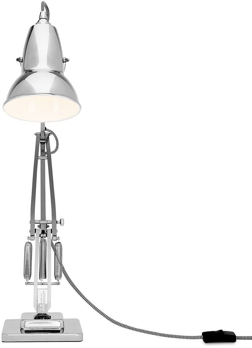Die Tischleuchte »Anglepoise Original 1227 Brass Desk Lamp« ist eine moderne, verstellbare Schreibtischlampe im Retro-Stil. Sie besteht aus silbernem Chrom und Messing, mit einem weißen Lampenschirm.
