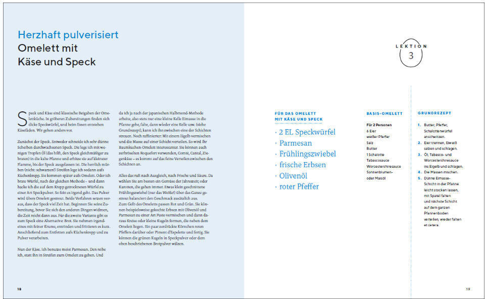 Zwei Seiten aus einem Kochbuch. Auf der linken Seite ist ein Rezept für ein herzhaft pulverisiertes Omelett mit Käse und Speck beschrieben. Die rechte Seite listet die Zutaten und Qualitätsmerkmale für die Zubereitung des Gerichts.