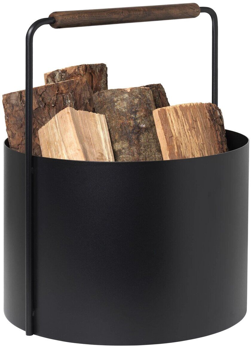 Runder schwarzer Holzkorb aus Metall mit einem Holzgriff, gefüllt mit verschieden großen Kaminholzstücken. Das funktionale und dekorative Design eignet sich ideal zur stilvollen Aufbewahrung von Feuerholz im Wohnbereich.