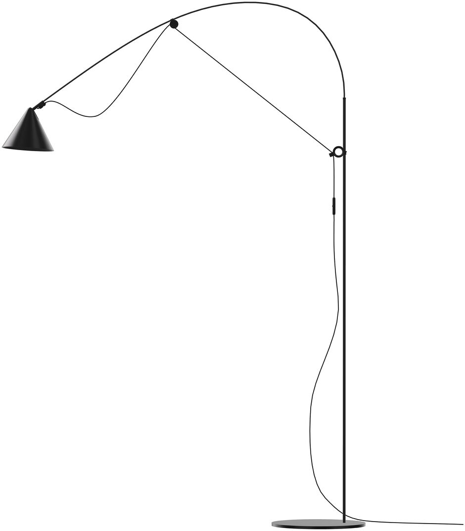 Ein schwarzes, minimalistisches Design der Stehlampe »AYNO« mit verstellbarem Arm und einem konisch geformten Lampenschirm. Die Lampe besteht aus Metall und zeichnet sich durch ihr schlankes, modernes Erscheinungsbild aus.
